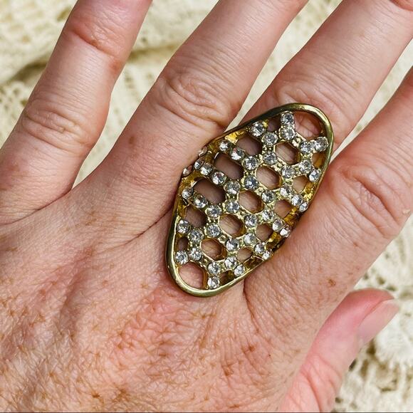 Gold color ring with rhinestones lattice pattern - Picture 8 of 11